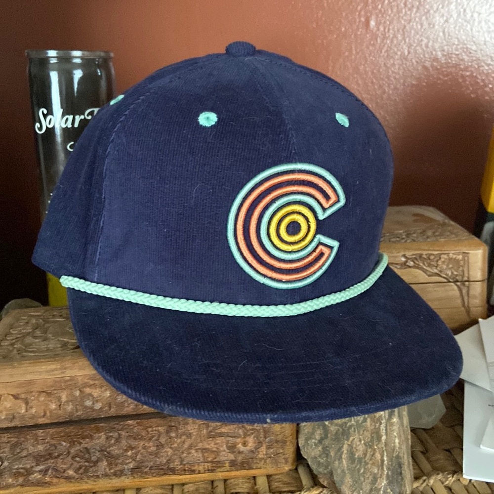 Aksels “C” corduroy snap back hat